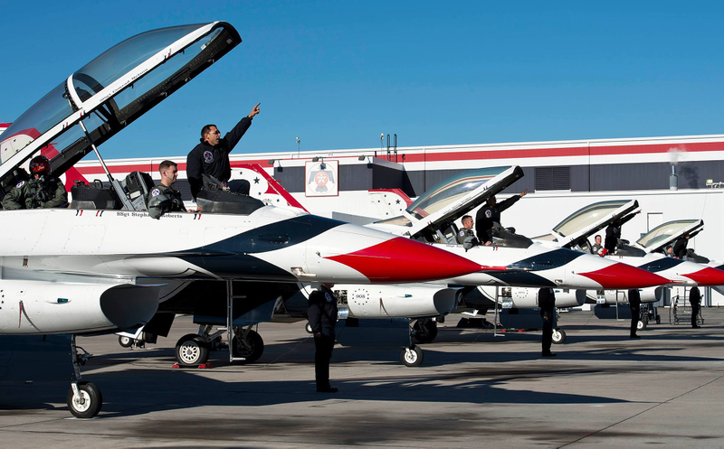 Illustration for article titled Thunderbirds Are Go! Check Out These Sweet Shots Of The Team Readying For The '16 Season